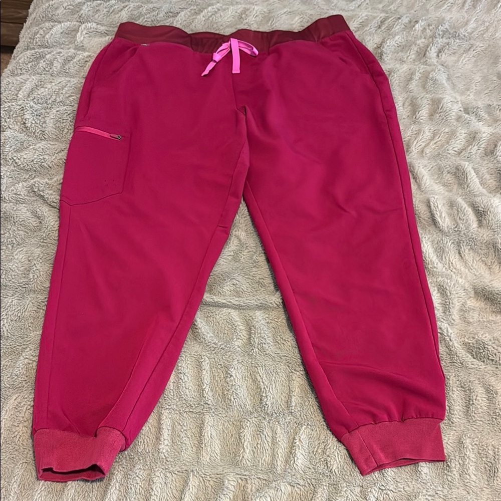 Women’s Figs Zamora Raspberry Sorbet Jogger Scrub Pants